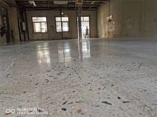 固化地面是干磨好還是水磨好？
